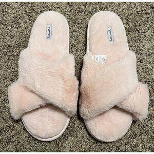 SPLENDID Faux Fur Pink Crisscross Peep Toe Slippers M/L ~ New Without Tags